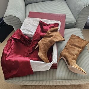 Chic Tamara Mellon Tan Suede Trinity Mid Calf High Heeled designer boots, 40-1/2